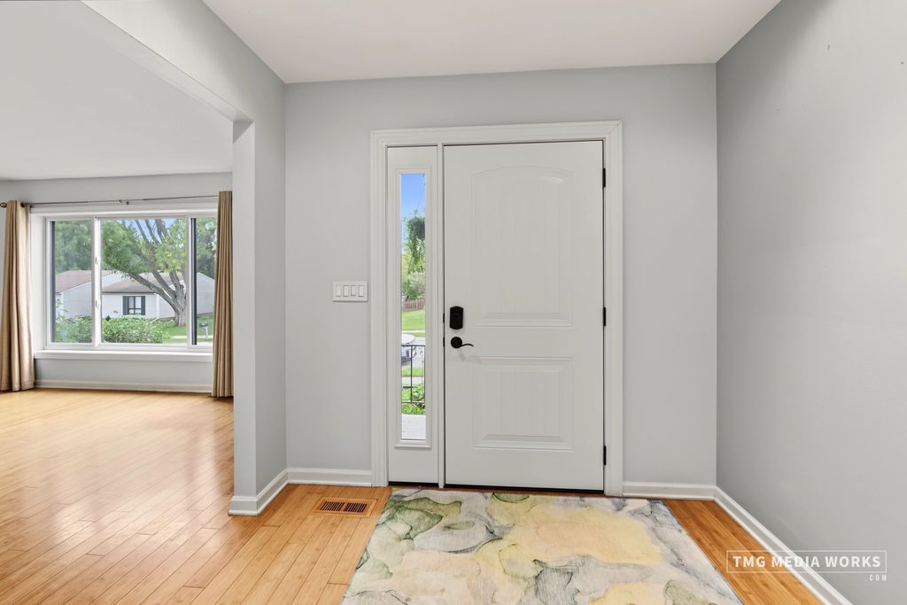466 Laura Court, Naperville, IL 60563 — photo 3