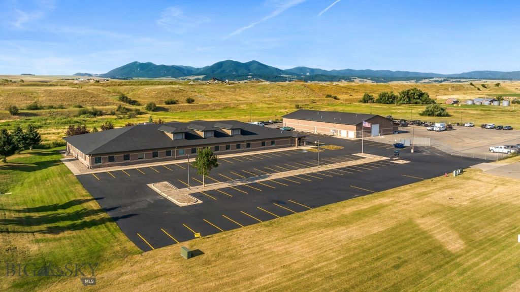920 NE Main, Lewistown, MT 59457 photo 3
