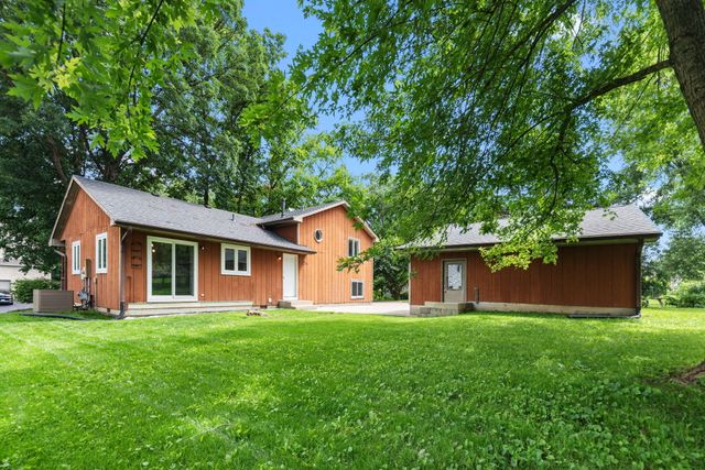 2341 Four Seasons Parkway, Crown Point, IN 46307