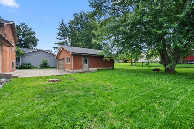 2341 Four Seasons Parkway, Crown Point, IN 46307