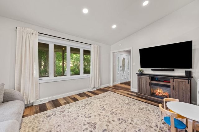 2341 Four Seasons Parkway, Crown Point, IN 46307