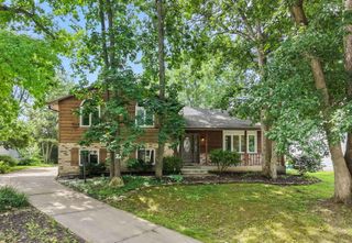 2341 Four Seasons Parkway, Crown Point, IN 46307