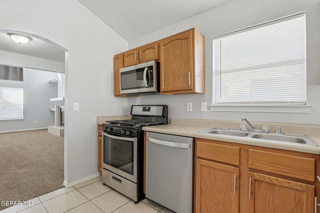 712 Paseo De Suerte Drive, El Paso, TX 79928