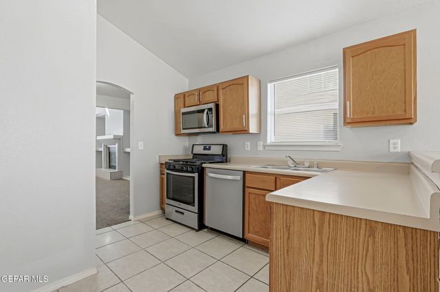 712 Paseo De Suerte Drive, El Paso, TX 79928