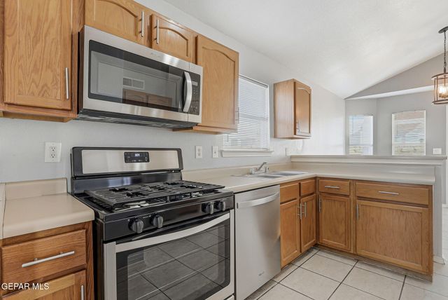 712 Paseo De Suerte Drive, El Paso, TX 79928