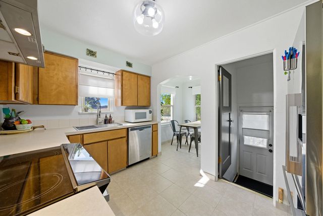2527 W Cleveland Ave, Spokane, WA 99205