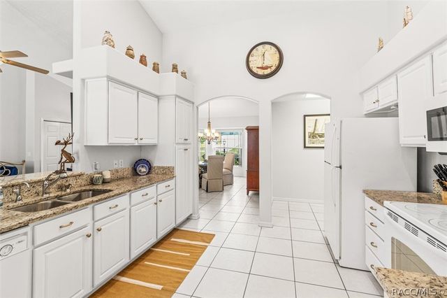 5678 W Woodside Drive, Crystal River, FL 34429