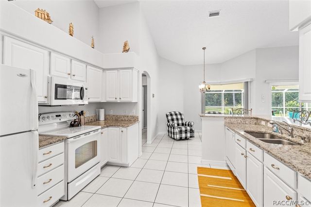 5678 W Woodside Drive, Crystal River, FL 34429