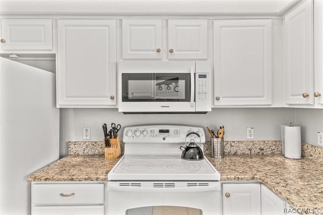 5678 W Woodside Drive, Crystal River, FL 34429