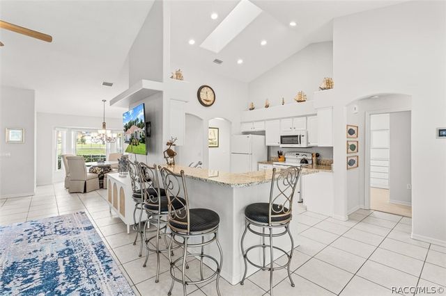 5678 W Woodside Drive, Crystal River, FL 34429