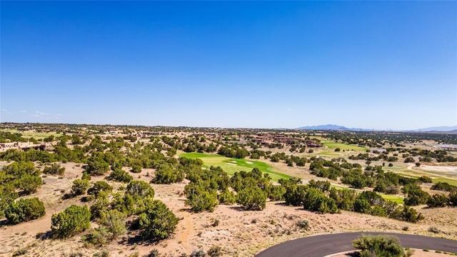 6 Luna Nueva, Santa Fe, NM 87506