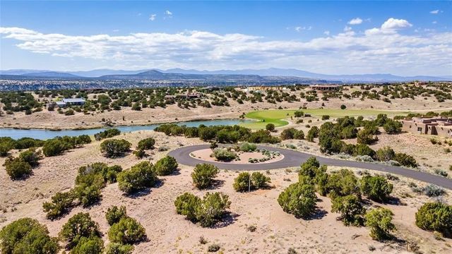 6 Luna Nueva, Santa Fe, NM 87506