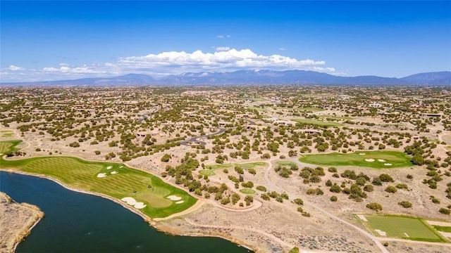 6 Luna Nueva, Santa Fe, NM 87506