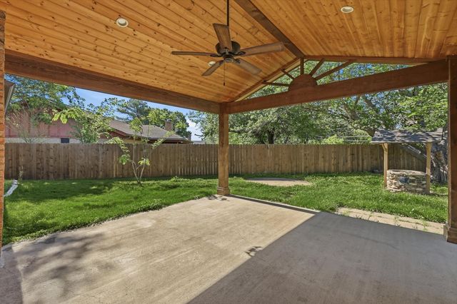 1119 W Westhill Drive, Cleburne, TX 76033