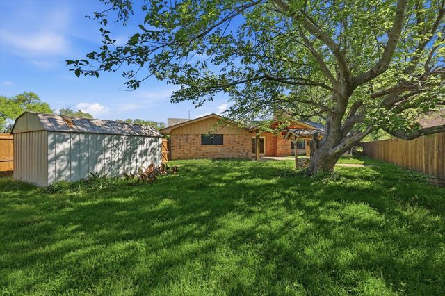 1119 W Westhill Drive, Cleburne, TX 76033