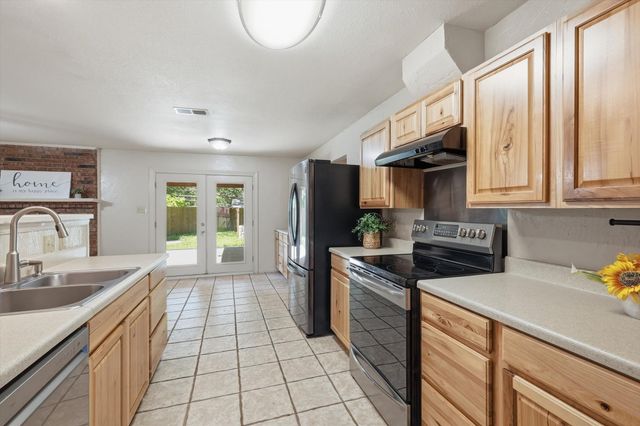 1119 W Westhill Drive, Cleburne, TX 76033