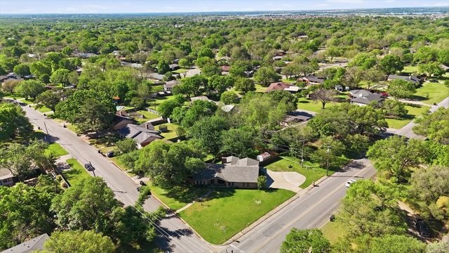 1119 W Westhill Drive, Cleburne, TX 76033