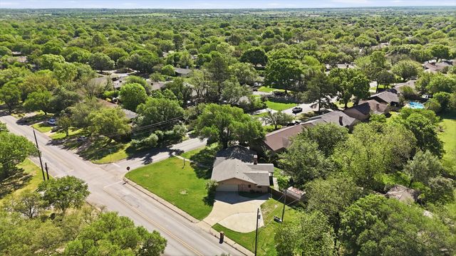 1119 W Westhill Drive, Cleburne, TX 76033