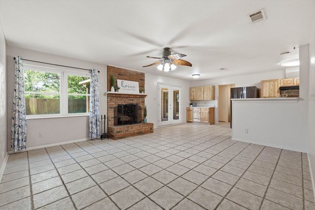 1119 W Westhill Drive, Cleburne, TX 76033