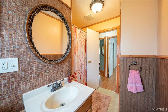 6453 Cloverleaf Drive, Lockport Town, NY 14094