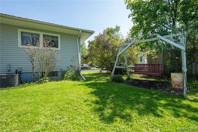 6453 Cloverleaf Drive, Lockport Town, NY 14094