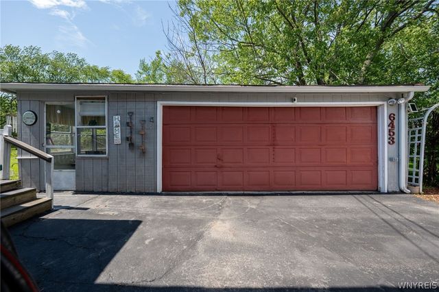 6453 Cloverleaf Drive, Lockport Town, NY 14094