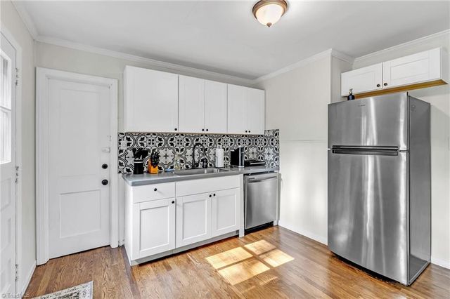 829 S Sunset Drive, Winston-salem, NC 27103