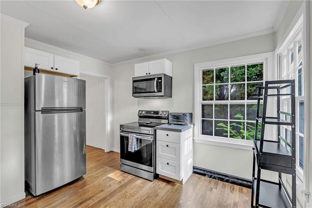 829 S Sunset Drive, Winston-salem, NC 27103