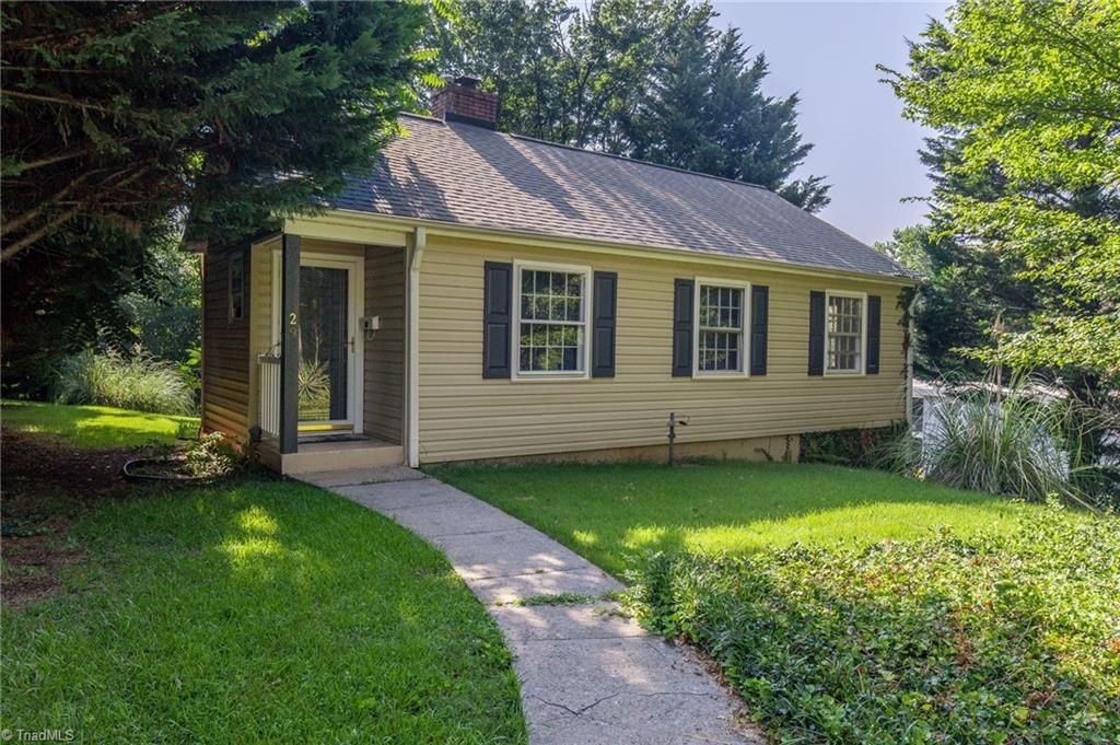 829 S Sunset Drive, Winston-salem, NC 27103