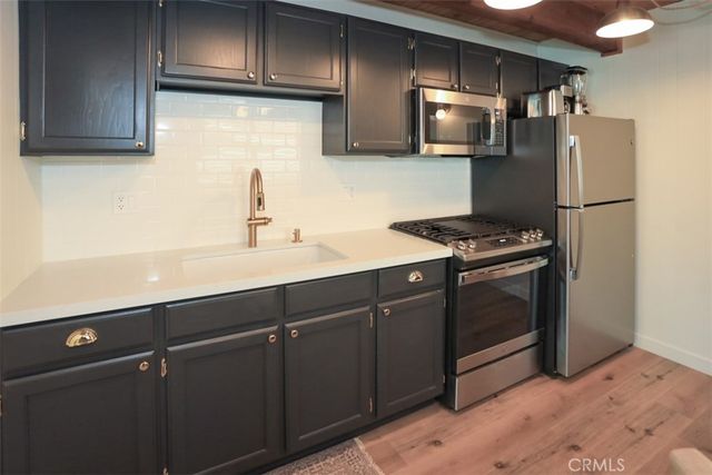 537 Vista Avenue, Sugarloaf, CA 92386