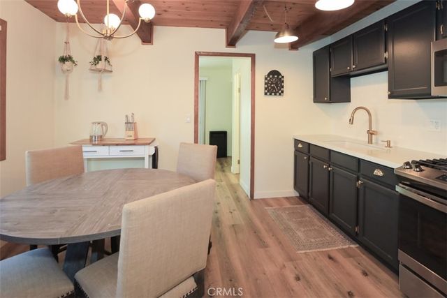 537 Vista Avenue, Sugarloaf, CA 92386
