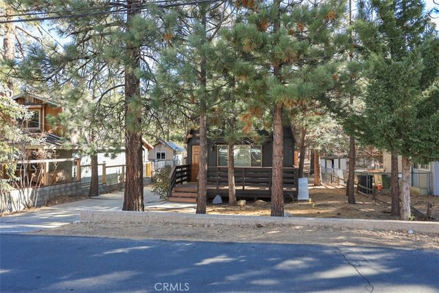 537 Vista Avenue, Sugarloaf, CA 92386