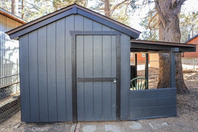 537 Vista Avenue, Sugarloaf, CA 92386