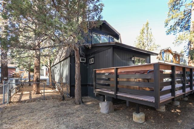 537 Vista Avenue, Sugarloaf, CA 92386