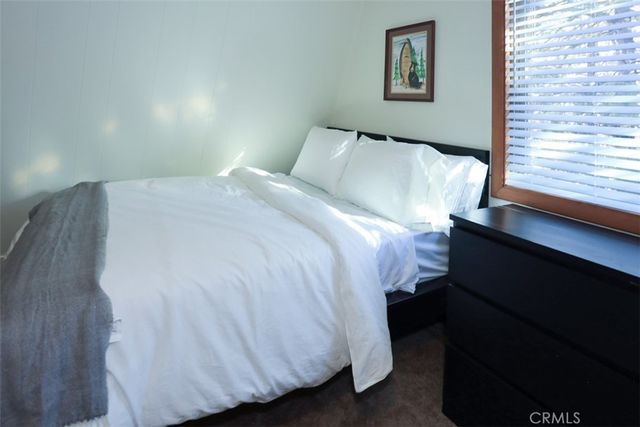 537 Vista Avenue, Sugarloaf, CA 92386
