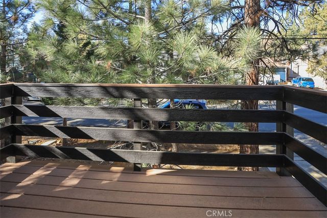 537 Vista Avenue, Sugarloaf, CA 92386