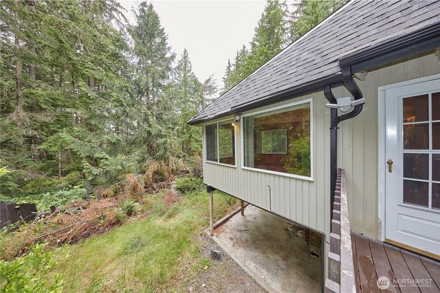 690 Peter Hagen Road W, Seabeck, WA 98380