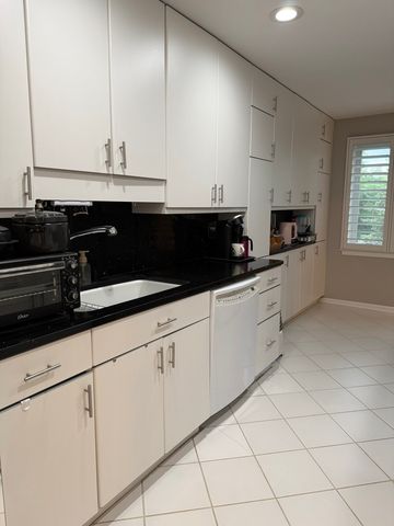 350 E Dundee Road 301, Buffalo Grove, IL 60089
