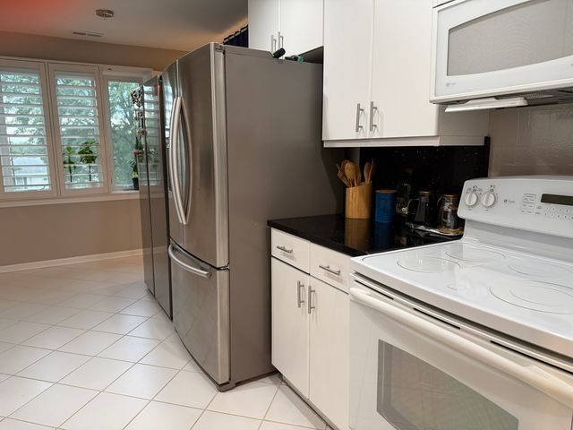 350 E Dundee Road 301, Buffalo Grove, IL 60089