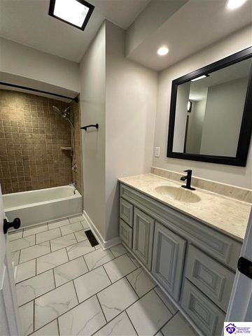 273 Manor Drive, Radcliff, KY 40160