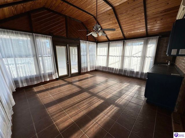 273 Manor Drive, Radcliff, KY 40160