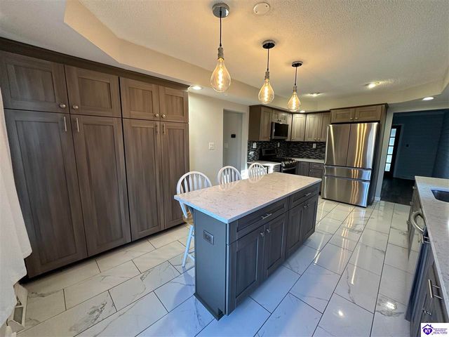 273 Manor Drive, Radcliff, KY 40160