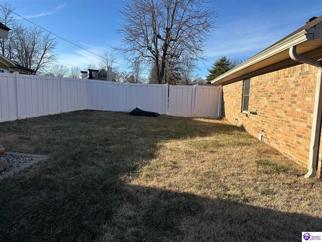 273 Manor Drive, Radcliff, KY 40160