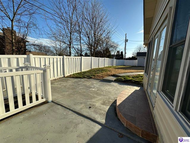 273 Manor Drive, Radcliff, KY 40160