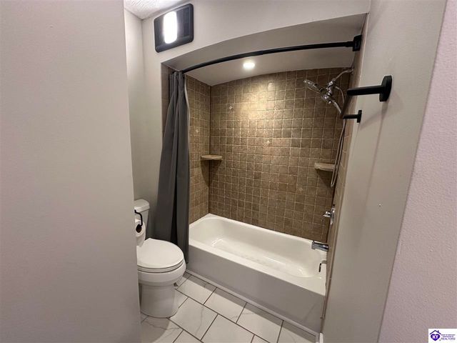 273 Manor Drive, Radcliff, KY 40160