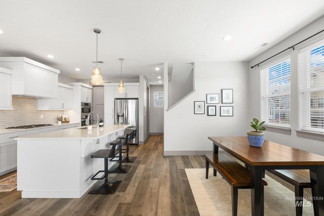 4198 E Wolf Tree St, Boise, ID 83716