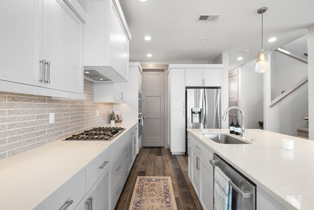 4198 E Wolf Tree St, Boise, ID 83716