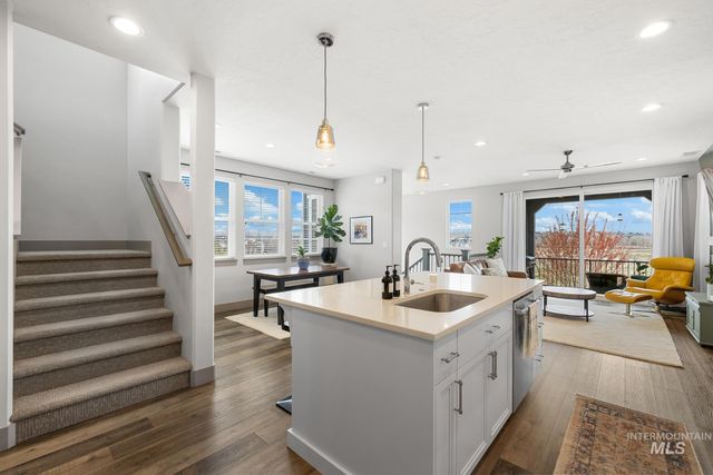 4198 E Wolf Tree St, Boise, ID 83716