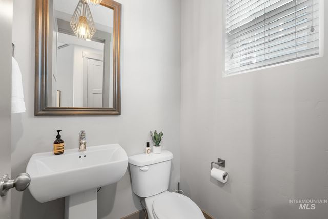 4198 E Wolf Tree St, Boise, ID 83716