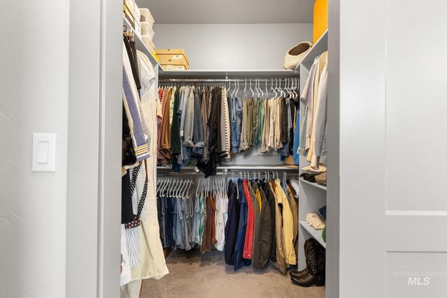 4198 E Wolf Tree St, Boise, ID 83716